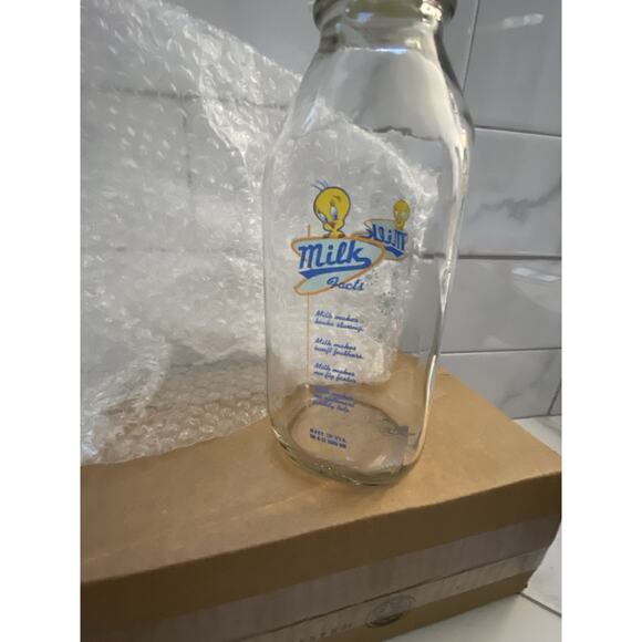 Tweety Pint “milk” Glass Bottle - Picture 4 of 6